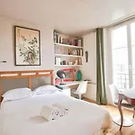 L\'Elegance A La Butte Aux Cailles