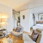 L\'Elegance A La Butte Aux Cailles