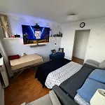 Guest Room In A Shared Apartment - Metro 7 And Tramway T3A