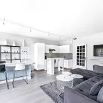 Muette - Lamartine 1Bdr By B\'Your Home