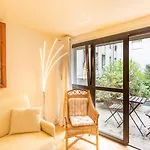 GuestReady - Exuberant Studio in Les Marais