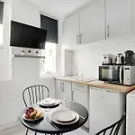 Lovely Studio In The Heart Of The Marais