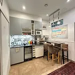 Charles V Marais Apartment