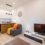 Cozy & Central Fully Equipped Studio 5 Min Walk To Metro, Montparnasse Neighbourhood