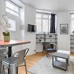 Charming Apartment 1Br In Batignolles