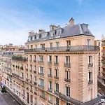 1Br Flat With Balcony Near The Eiffel Tower