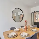 Apartment 2 Bedrooms Center Of Paris
