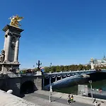 à 10 mn à pied de Montmartre