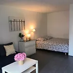 Lovely Flat Champs De Mars Eiffel