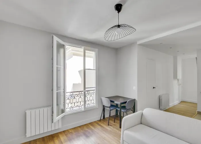 Cozy Nest Near The Sacre-Coeur Of Montmartre
