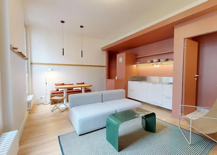 Cosy 2-Bed Flat Near Moulin Rouge