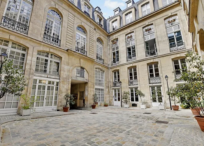 Pick A Flat\'S Apartements With Services In Louvre - Rue Des Halles