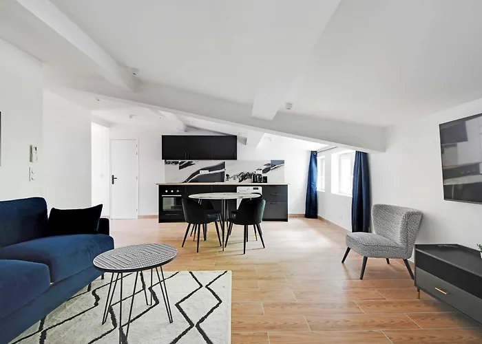 Refreshing 2Bd-6P Apartment - 18Th Ard