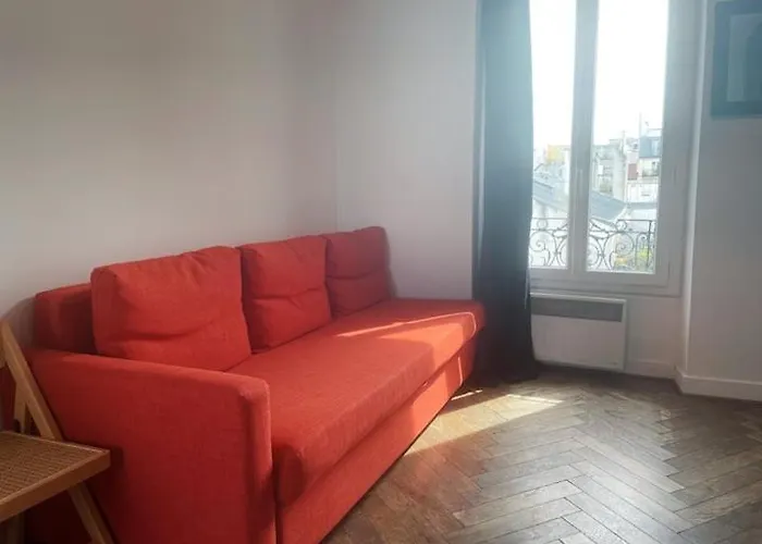 Beautiful And Large Apartment Paris Montparnasse