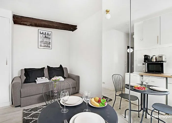 Lovely Studio In The Heart Of The Marais