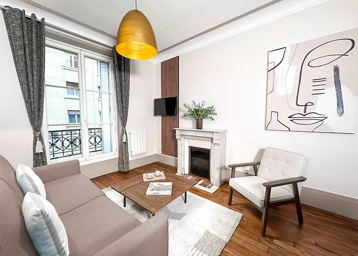 Charming Flat Near Eiffel Tower