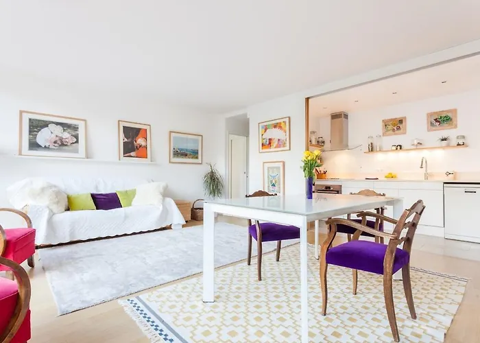 Beautiful Paris Centre Apartment In Garden