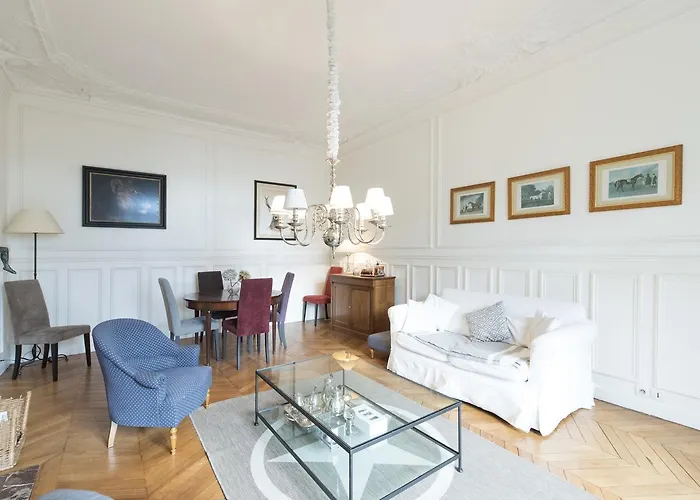 Veeve - Duplex Near Trocadero