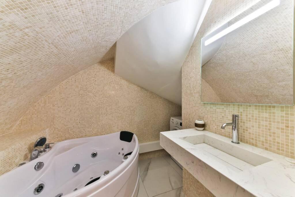 New&renovated In Heart Of Paris- 6pers Appartement Paris