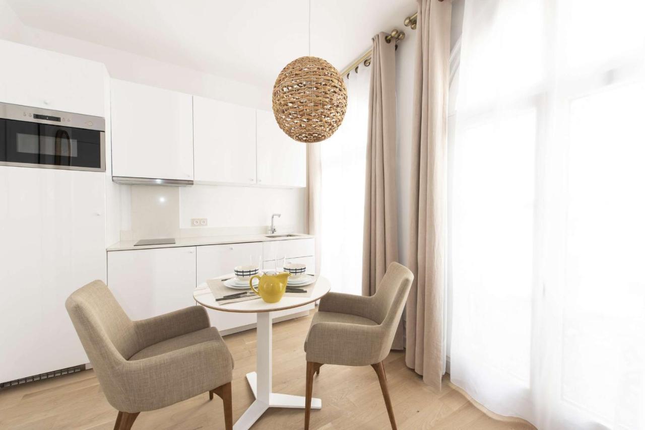 Candide Apartment