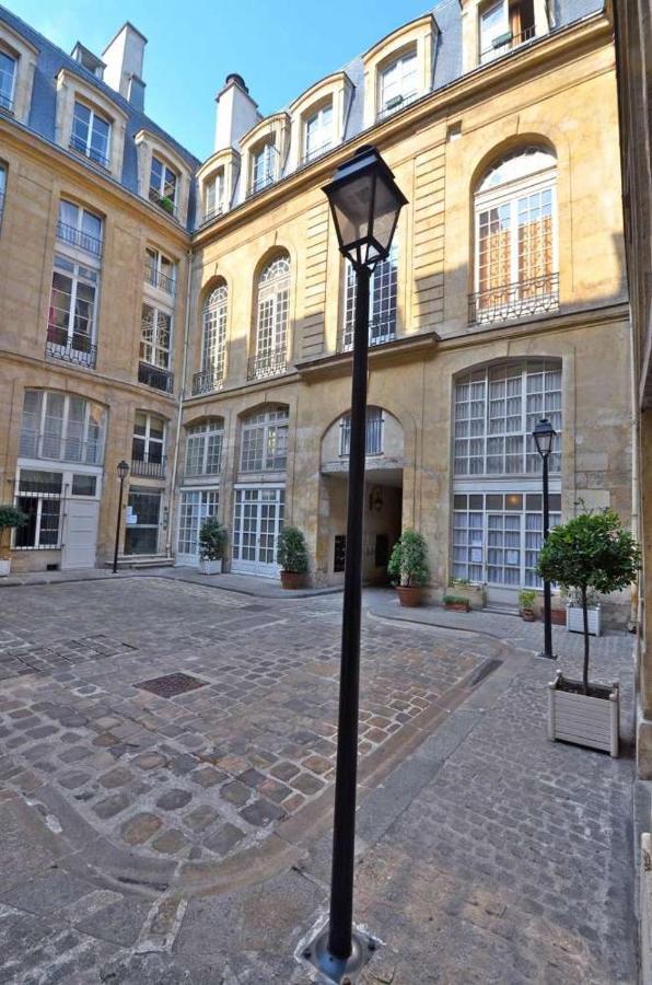 Bourbons Apartment Paris