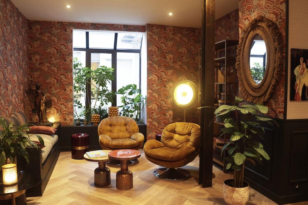 Moris Grands Boulevards Hotel