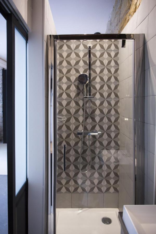 Flat Close Marais And Republique , Local Commercial Apartment *