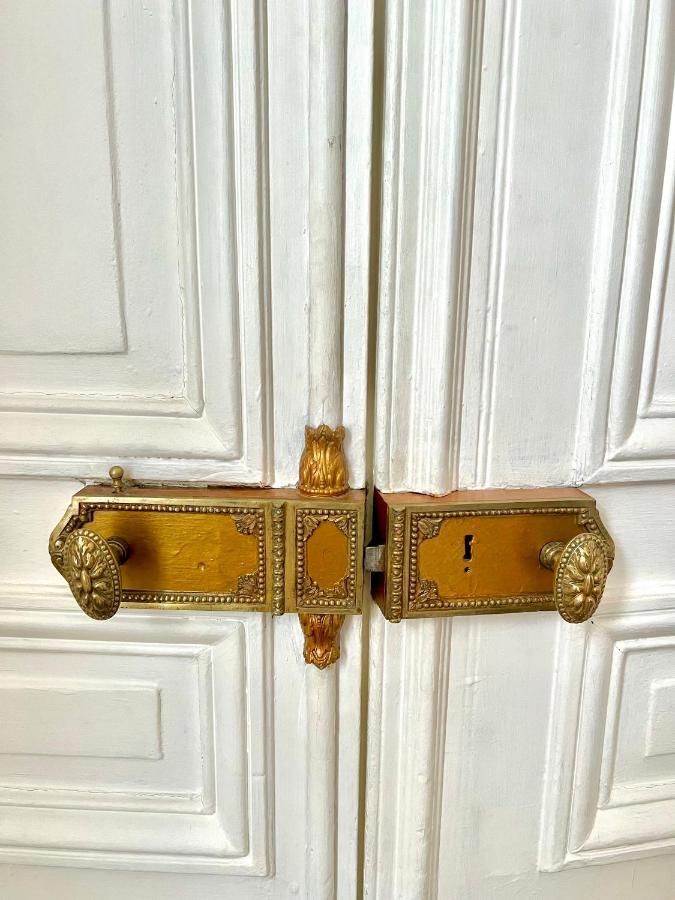 Bassano Appartement Paris