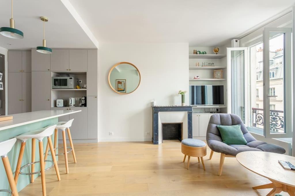 Apartment Luxurious Nest In Paris
