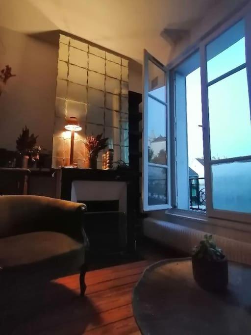 Apartment Avec Vue Exceptionnelle A Montmartre.