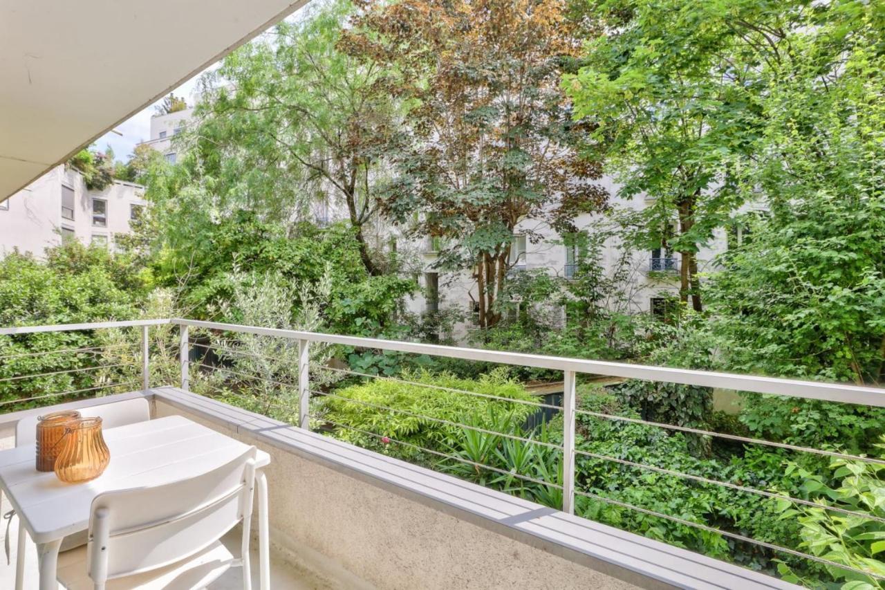 Bright With Balcony For 2 - 18