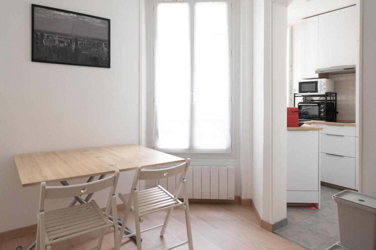 Very Bright Nest Close To Belleville Park Apartment