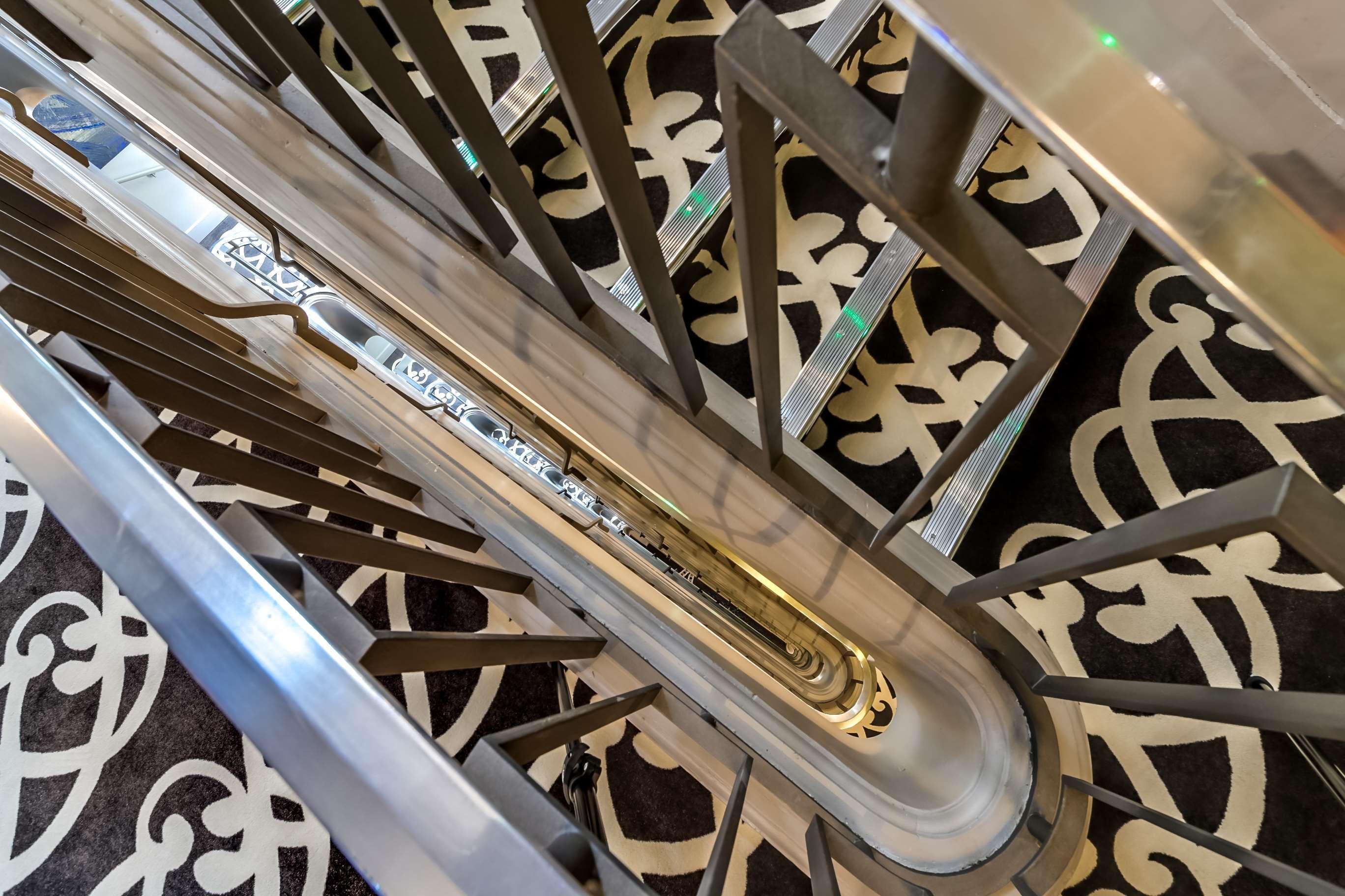 Hotel The One Alma Paris 5*