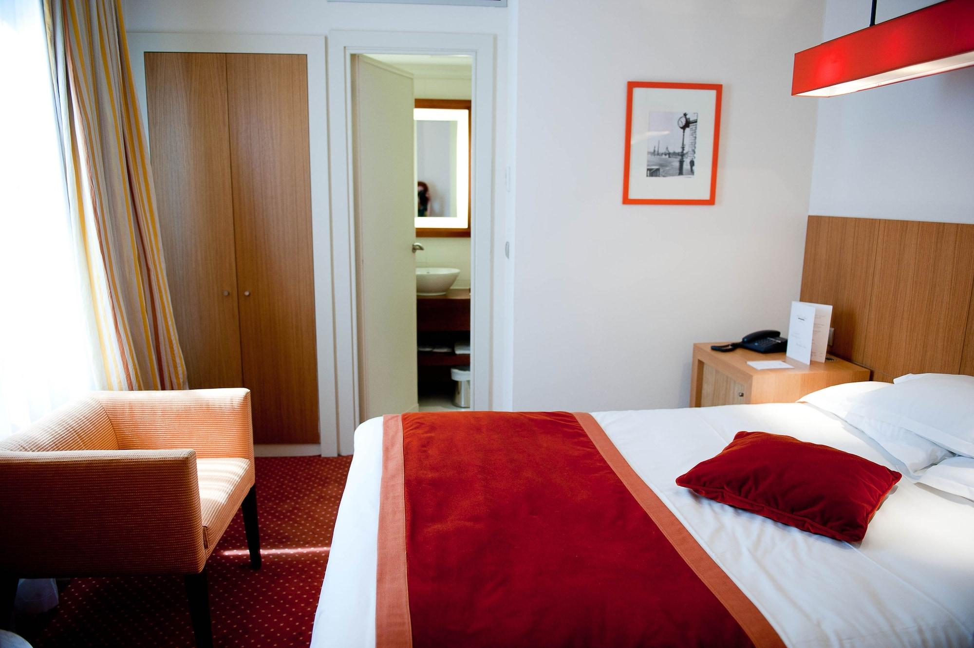 Westside Arc De Triomphe 4*