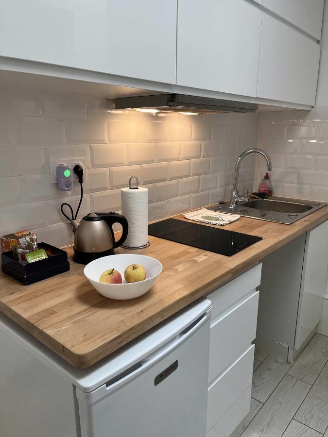 Studio Near Eiffel Tower + Arc De Triomphe Paris