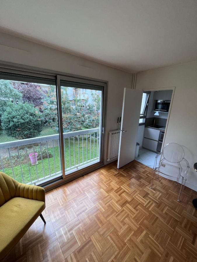 2 Pieces Sur Jardin Apartamento Paris