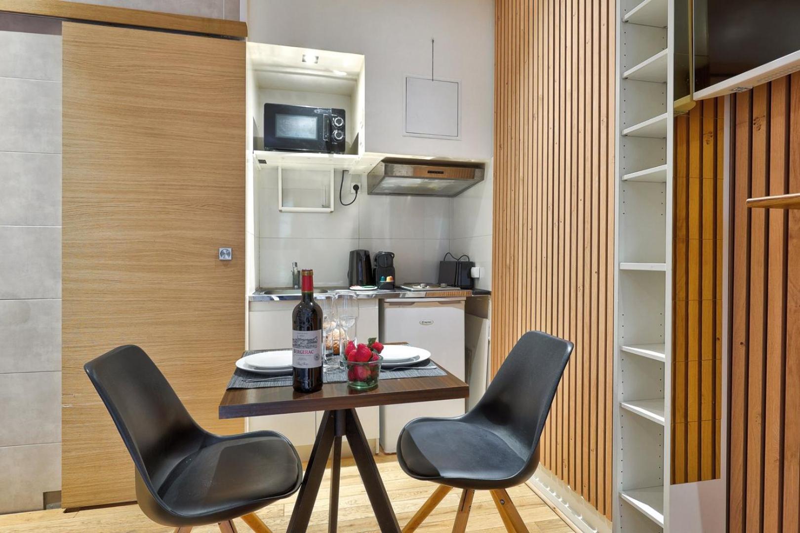 356 Poussin - Superbe A Apartamento *