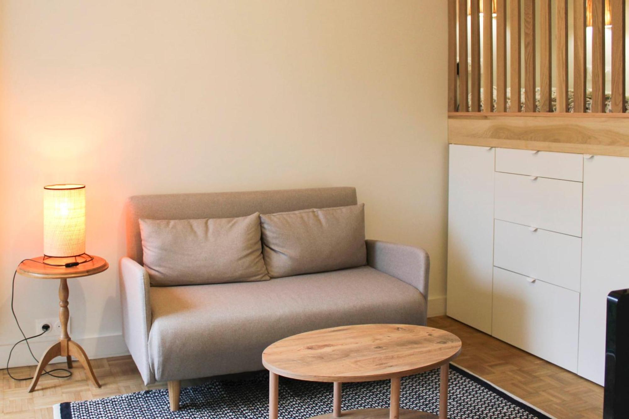 Apartment Renovated Studio - Near Place De La Nation