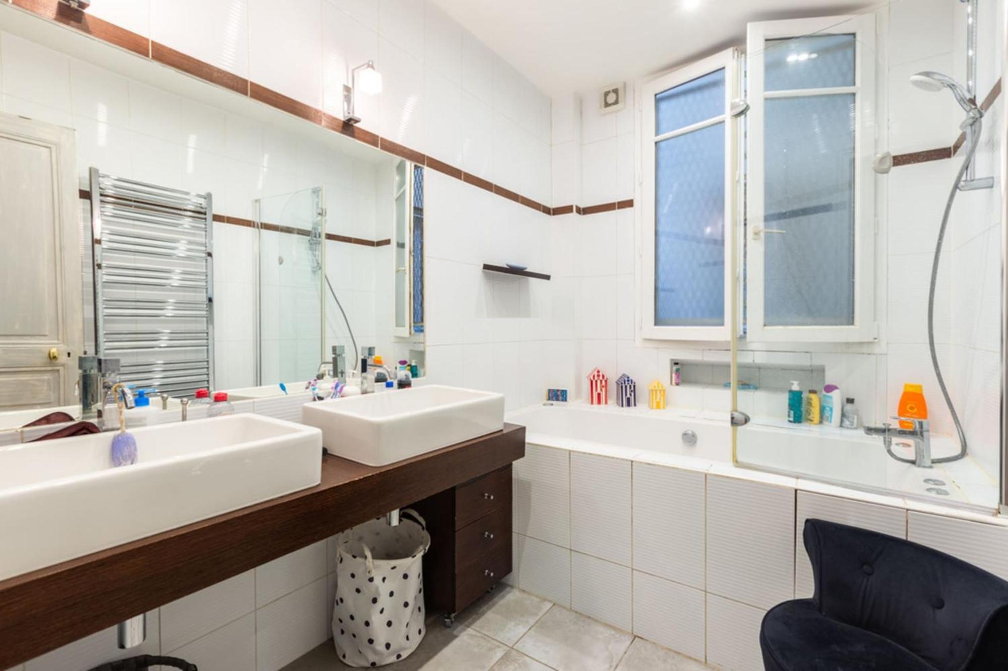Spacious And Pleasant Nest 2 Steps From Montmartre Apartamento