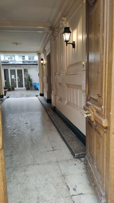 Apartment Haussmannian Elegance Close To Montmartre