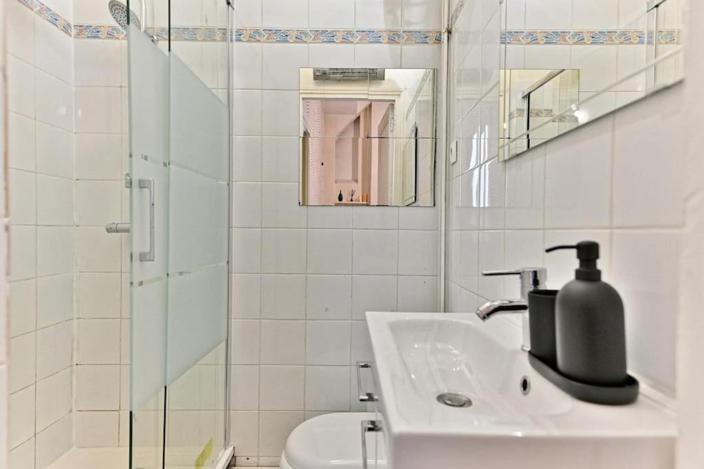 Apartment Rez-de-chaussee - Montparnasse Paris
