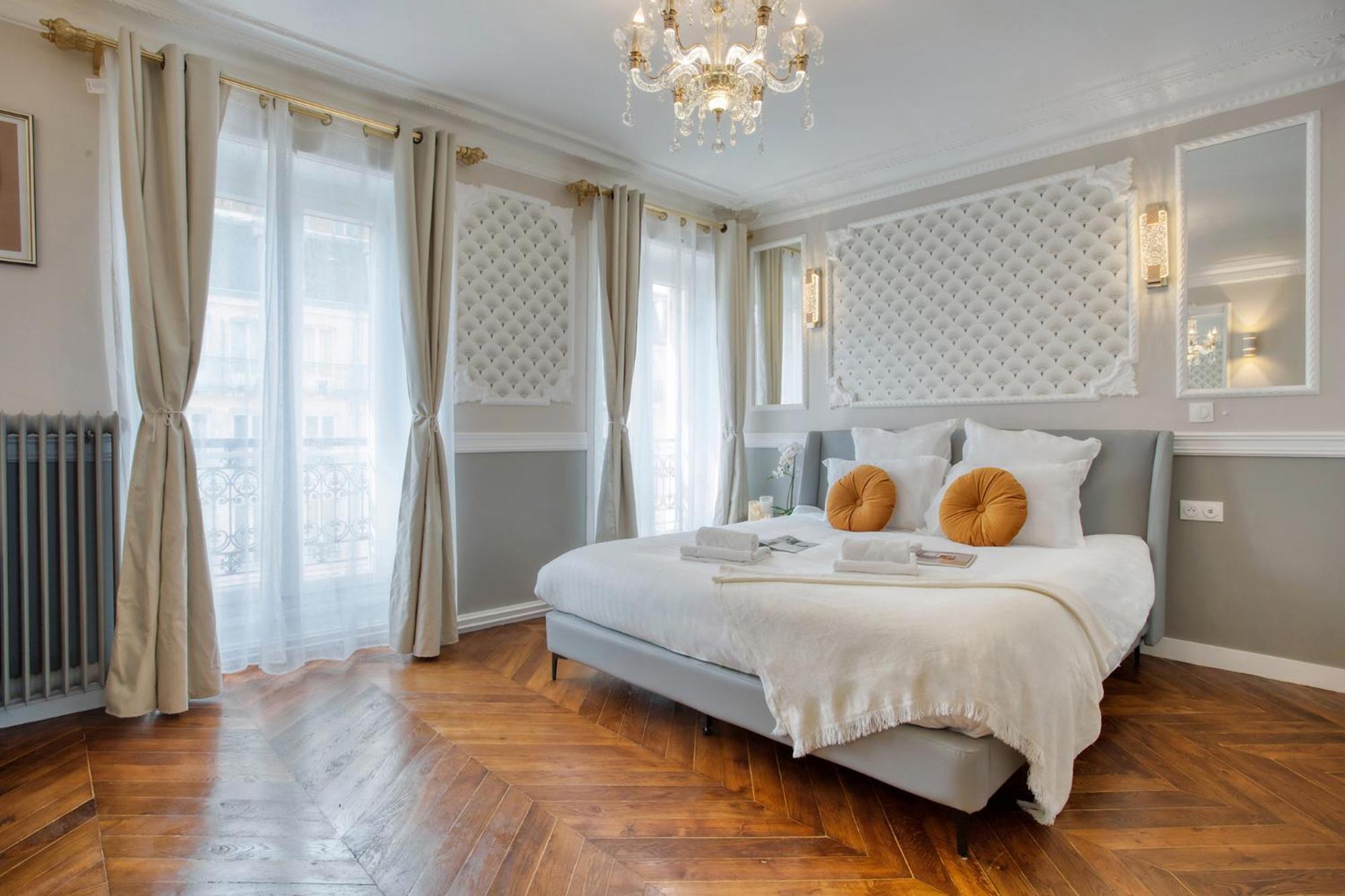 Parisian Gem: Heart Of The Latin Quarter- 2br Lift *