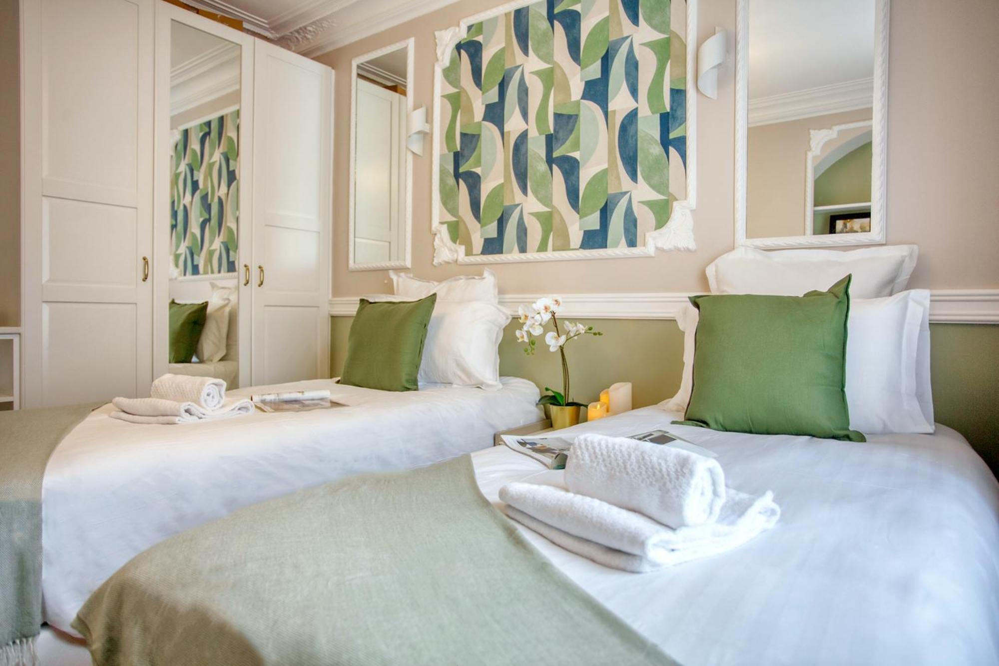 Parisian Gem: Heart Of The Latin Quarter- 2br Lift * Paris