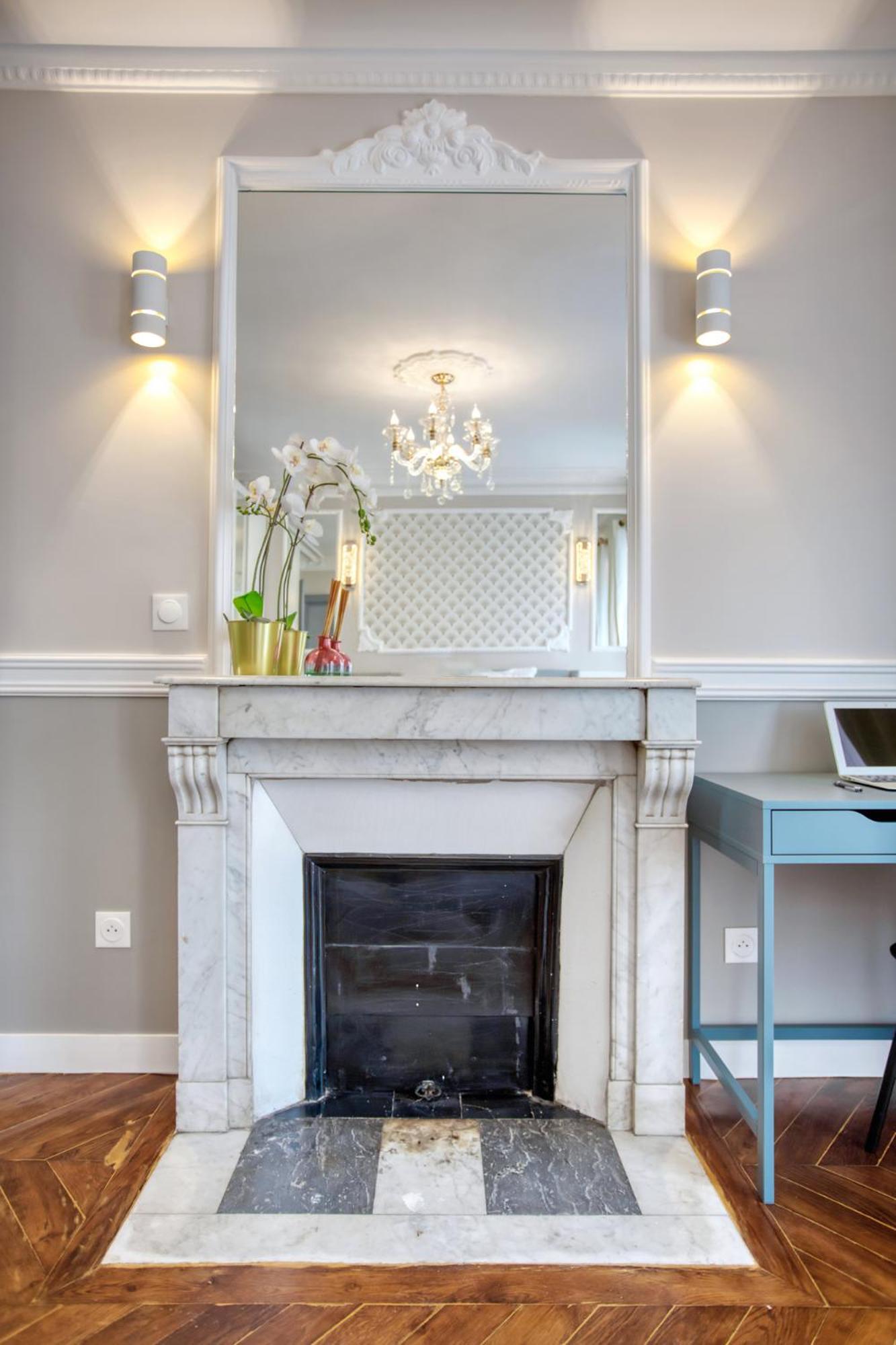 Parisian Gem: Heart Of The Latin Quarter- 2br Lift