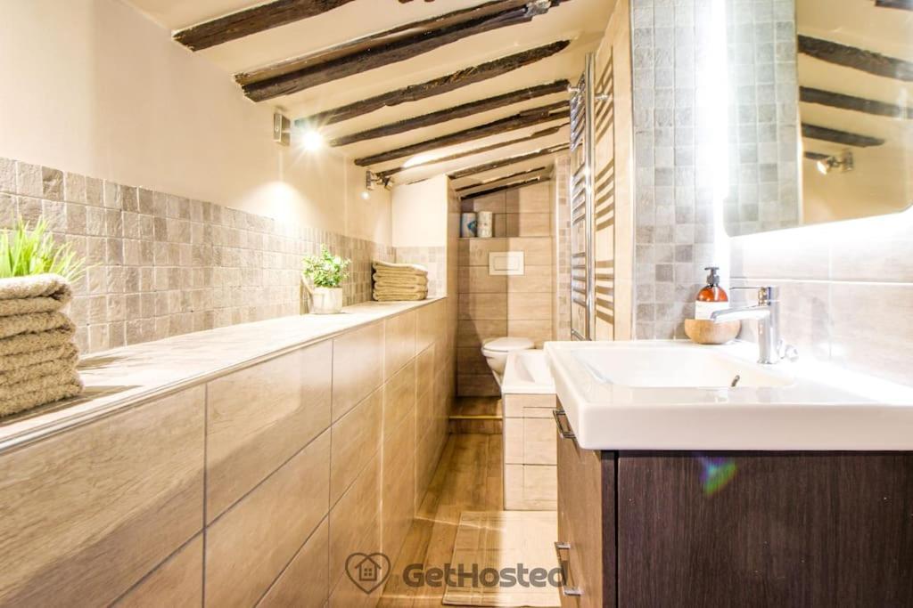 Charming Flat In The Heart Of Le Marais- Gethosted *