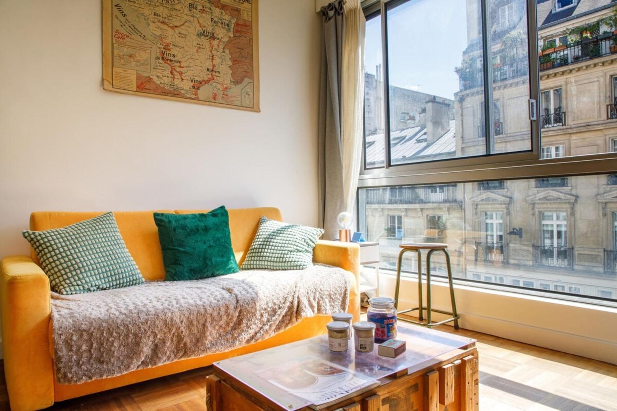 Radiant&charming Studiopoissonnieregare De L'est Apartment *