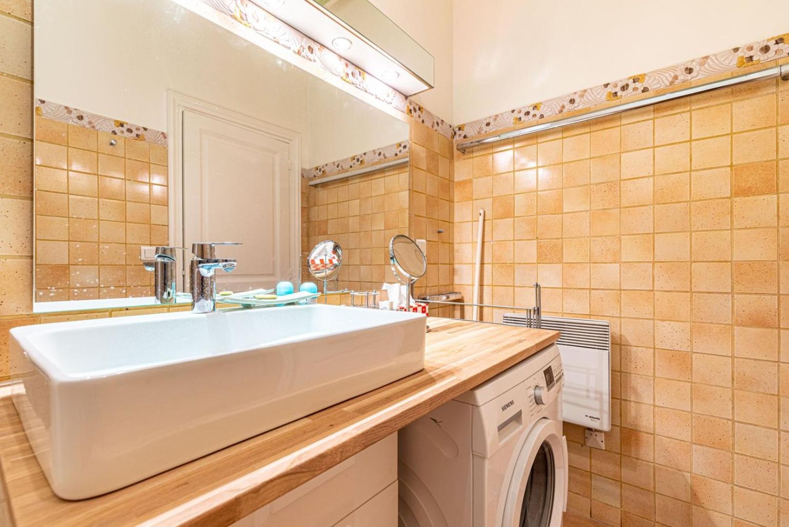 Guestready - Parisian Bliss Near The Louvre Museum * Paris