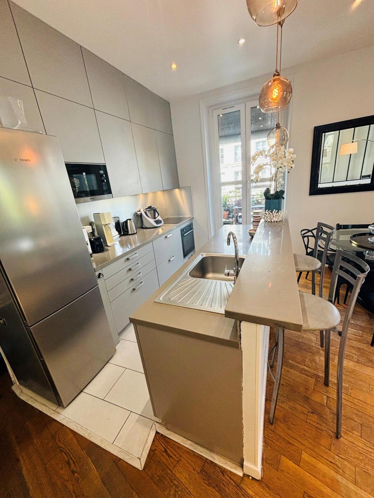 Modern Cozy Flat In The Marais Parking *
