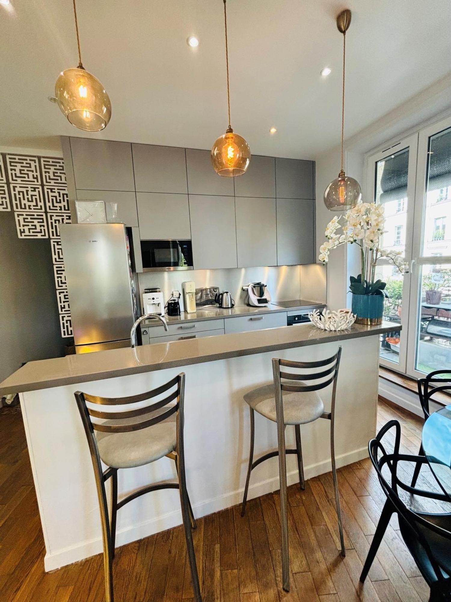 Modern Cozy Flat In The Marais Parking Paris