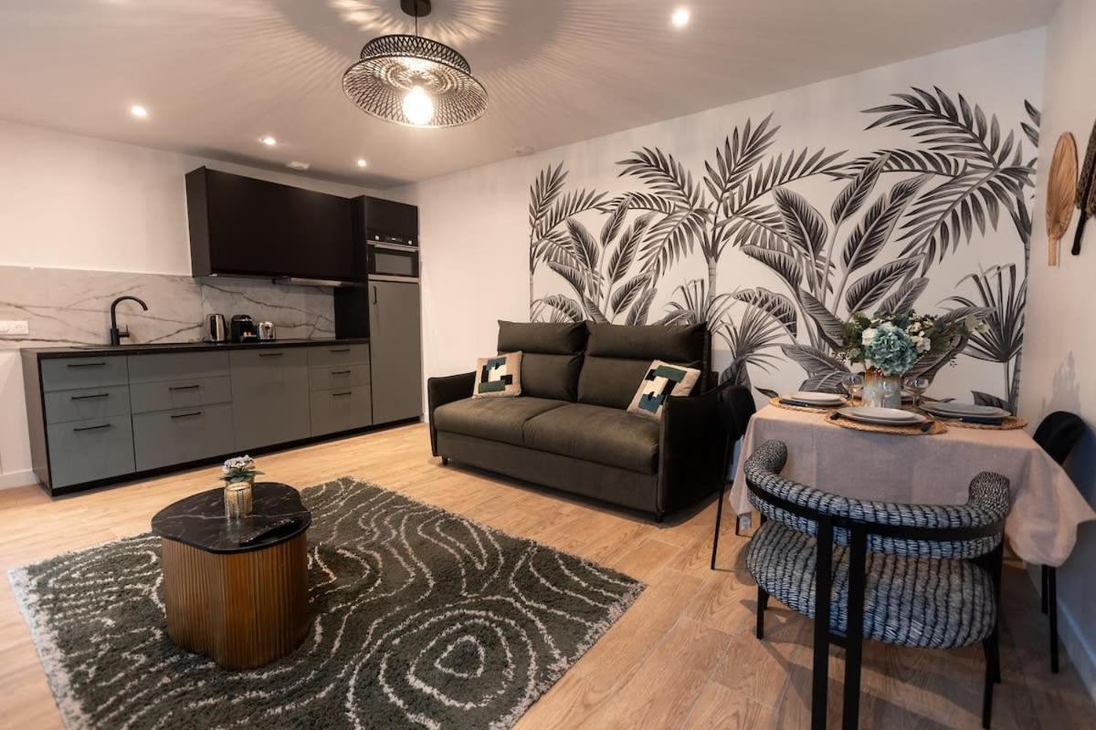 Rez De Chausse Dans Rue Pavee 4 Pers Nation Apartment Paris